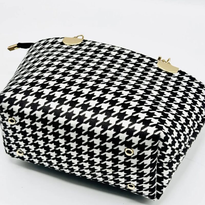 Checker Chic - Image 3